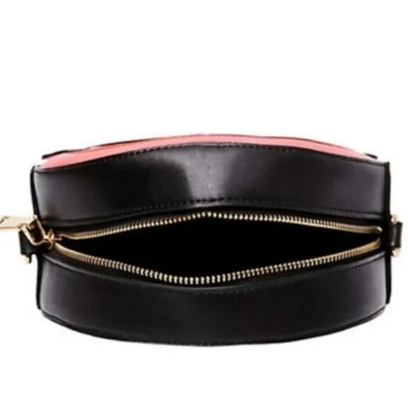 Betsey Johnson OVER THE RAINBOW CROSSBODY COLLECTIBLE - Picture 4 of 6